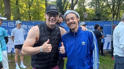 Harry Styles runs Berlin Marathon 2025 under 3 hours, marks his new personal best (Instagram/richard_whitehead_mbe) Harry Styles runs Berlin Marathon 2025 under 3 hours, marks his new personal best (Instagram/richard_whitehead_mbe)