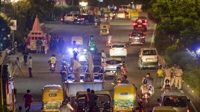 Boom boxes on roads near the Kalkaji temple in the run-up to Navratri. (RAJ K RAJ /HT PHOTO) Boom boxes on roads near the Kalkaji temple in the run-up to Navratri. (RAJ K RAJ /HT PHOTO)