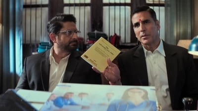 Jolly LLB 3 box office collection day 2: Arshad Warsi and Akshay Kumar in a still from the film. Jolly LLB 3 box office collection day 2: Arshad Warsi and Akshay Kumar in a still from the film.