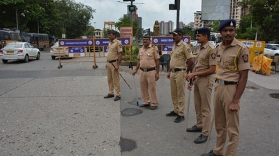 The police immediately rescued her and rushed her to the Rajawadi hospital in Ghatkopar where she is being treated. (HT Photo/Representational Image)