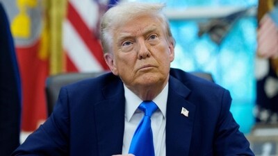 President Donald Trump on Saturday signed a proclamation on introducing the $100,000 H-1B visa fee, sparking confusion and concern among visa holders President Donald Trump on Saturday signed a proclamation on introducing the $100,000 H-1B visa fee, sparking confusion and concern among visa holders