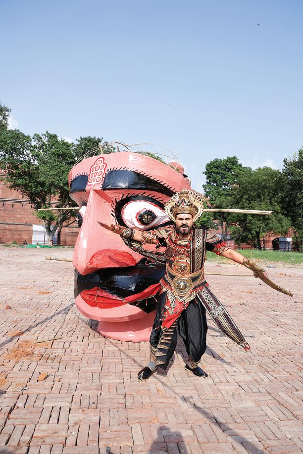 Arya Babbar has been relishing Delhi’s street food to fuel Ravana’s energy on stage! Arya Babbar has been relishing Delhi’s street food to fuel Ravana’s energy on stage!