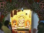 Devotees offer prayers on the first day of Navratri at the Jhandewalan temple. (Sonu Mehta/HT Photo)