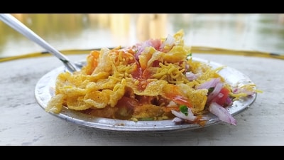 “The Bengali in Sengupta erupts again in a light-hearted poem entitled Masala Muri , in which he writes in a nostalgic vein of this snack...” (Shutterstock)
