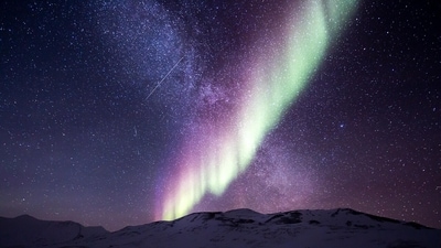 Northern lights expected to glow during autumn equinox across US skies (Unsplash)