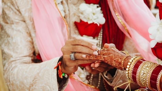 In a shocking recollection of his first date from a matrimony app, a man narrates how, after a 15-minute conversation on the first date, he got a request to get engaged. (PC: Freepik)