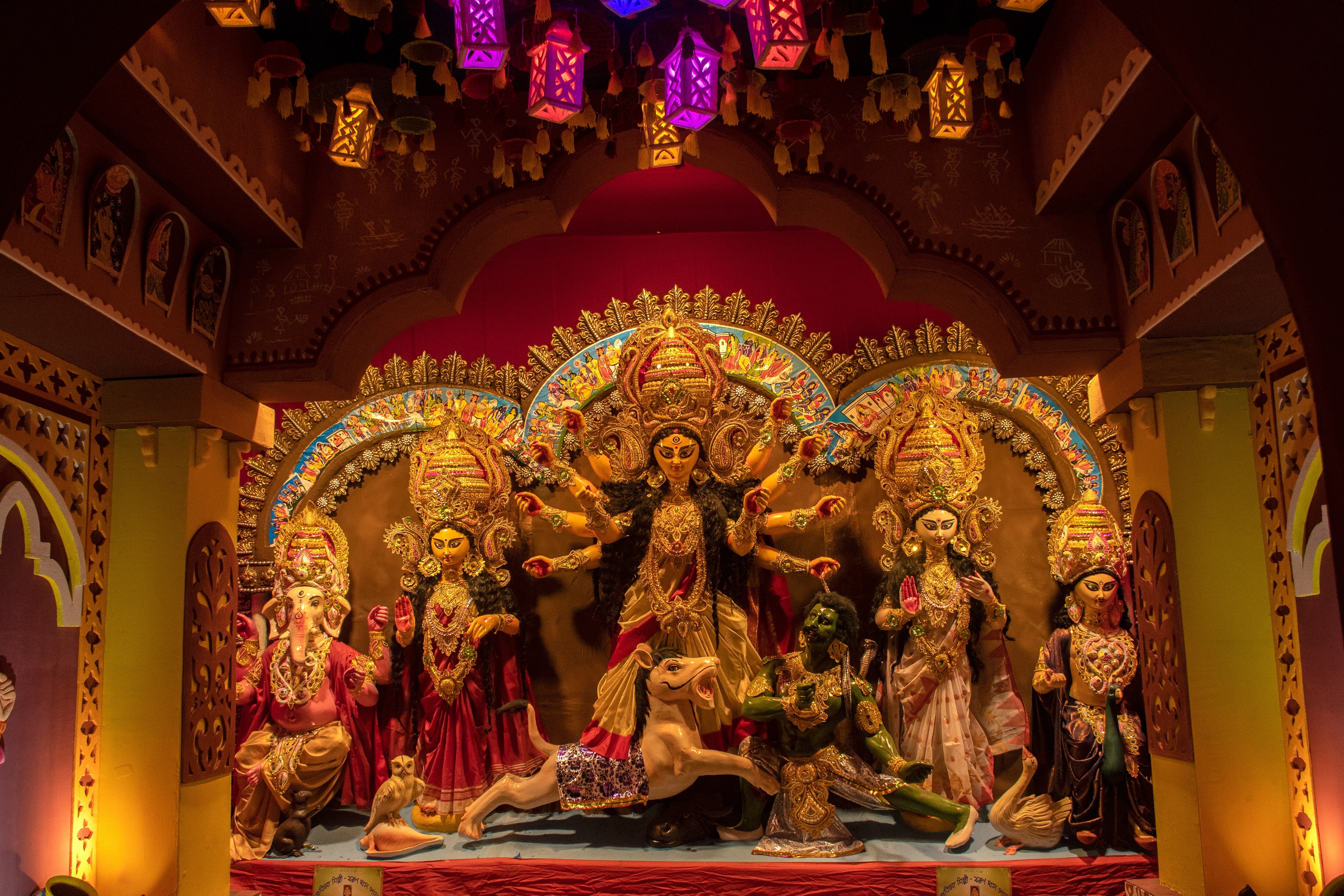 A Durga puja pandal in Kolkata (Shutterstock)