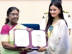 President Droupadi Murmu presenting actor Janki Bodiwala with her award President Droupadi Murmu presenting actor Janki Bodiwala with her award
