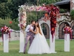 Does marriage bring in extra joy? The answer is much more nuanced. (Freepik)