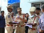 The accused, identified as Mohammad Saif alias Asgar Ali Chowdhury, 42, was once a hawker selling trinkets on local trains. The accused, identified as Mohammad Saif alias Asgar Ali Chowdhury, 42, was once a hawker selling trinkets on local trains.