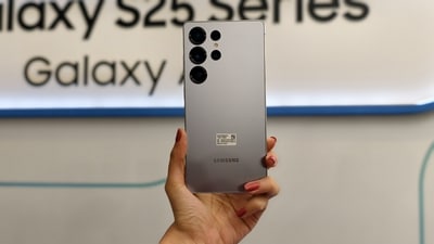 Here’s why you should get the Samsung Galaxy S25 Ultra at a lower price than buying the iPhone 17 Pro Max at a hefty price. (Aishwarya Panda/ X)