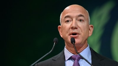 Jeff Bezos’ father launches search for CEO to oversee family wealth (REUTERS)