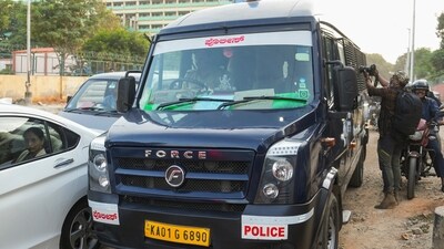 The incident took place in full public view on Monday morning at Sunkadakatte bus stand of Bengaluru, police said, (PTI/Representative) The incident took place in full public view on Monday morning at Sunkadakatte bus stand of Bengaluru, police said, (PTI/Representative)