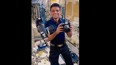 Social media users praised Shukla for providing fascinating insights into space travel. (X/@gagan_shux) Social media users praised Shukla for providing fascinating insights into space travel. (X/@gagan_shux)