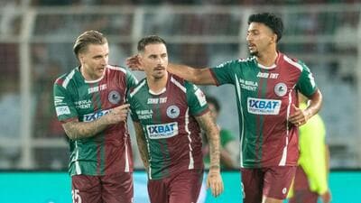 Mohun Bagan's Jason Cummings (left), Jamie Maclaren and Sahal Abdul Samad (right) during the 2024-25 Indian Super League. (FSDL) Mohun Bagan's Jason Cummings (left), Jamie Maclaren and Sahal Abdul Samad (right) during the 2024-25 Indian Super League. (FSDL)