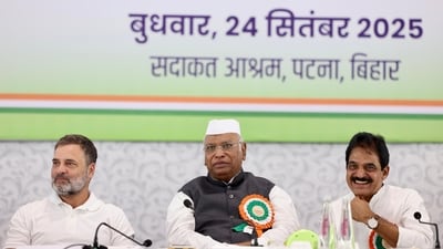 Congress leaders meet in Patna for the first CWC session in Bihar since independence. (Santosh Kumar/Hindustan Times) Congress leaders meet in Patna for the first CWC session in Bihar since independence. (Santosh Kumar/Hindustan Times)