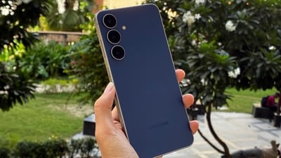 Samsung Galaxy S25 FE 5G review: A premium phone but at a affordable price. (Aishwarya Panda) Samsung Galaxy S25 FE 5G review: A premium phone but at a affordable price. (Aishwarya Panda)