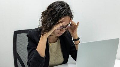 Cognitive changes can be a symptom of a brain tumour. These changes may include forgetting recent events, conversations, or familiar words and names or difficulty focusing on tasks. (Unsplash)