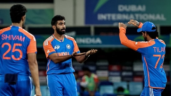 Jasprit Bumrah (2/18 in 4 overs) also had a good day in office. He bounced back in form after an underwhelming show against Pakistan.(AFP)