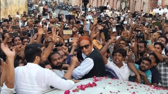Senior Samajwadi Party leader Azam Khan after his release from jail. (HT)