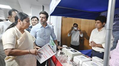 Delhi Chief Minister Rekha Gupta unveils the Organ Transplant Awareness Portal, and inaugurates the District Early Intervention Centre (DEIC) at the Delhi Secretariat, in New Delhi on Thursday. (Sanjeev Verma/HT PHOTO) Delhi Chief Minister Rekha Gupta unveils the Organ Transplant Awareness Portal, and inaugurates the District Early Intervention Centre (DEIC) at the Delhi Secretariat, in New Delhi on Thursday. (Sanjeev Verma/HT PHOTO)