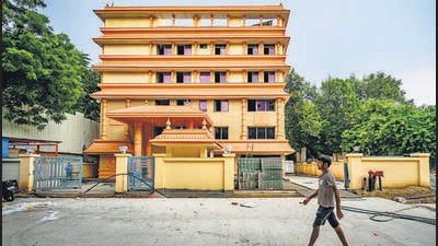 The new building, spread across 825 square metres, boasts of two basements that can accommodate 50 vehicles. (Raj K Raj/HT Photo) The new building, spread across 825 square metres, boasts of two basements that can accommodate 50 vehicles. (Raj K Raj/HT Photo)