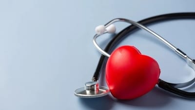 Heart care (Freepik) Heart care (Freepik)