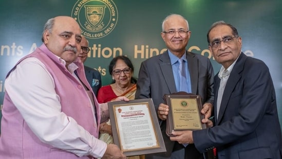 Last week, Rajiv Nayar was conferred the Lifetime Achievement Award by Hindu College. (HT Photo)