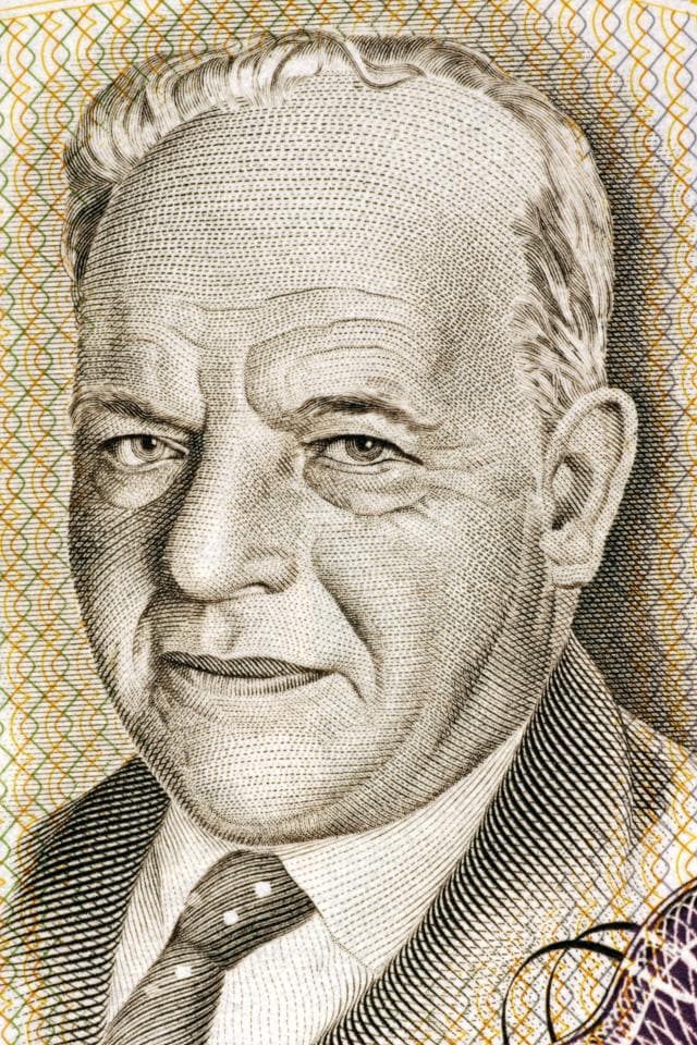 Portrait of Hayim Nahman Bialik from an Israeli 10 Lirot 1968 Banknote (Shutterstock) Portrait of Hayim Nahman Bialik from an Israeli 10 Lirot 1968 Banknote (Shutterstock)