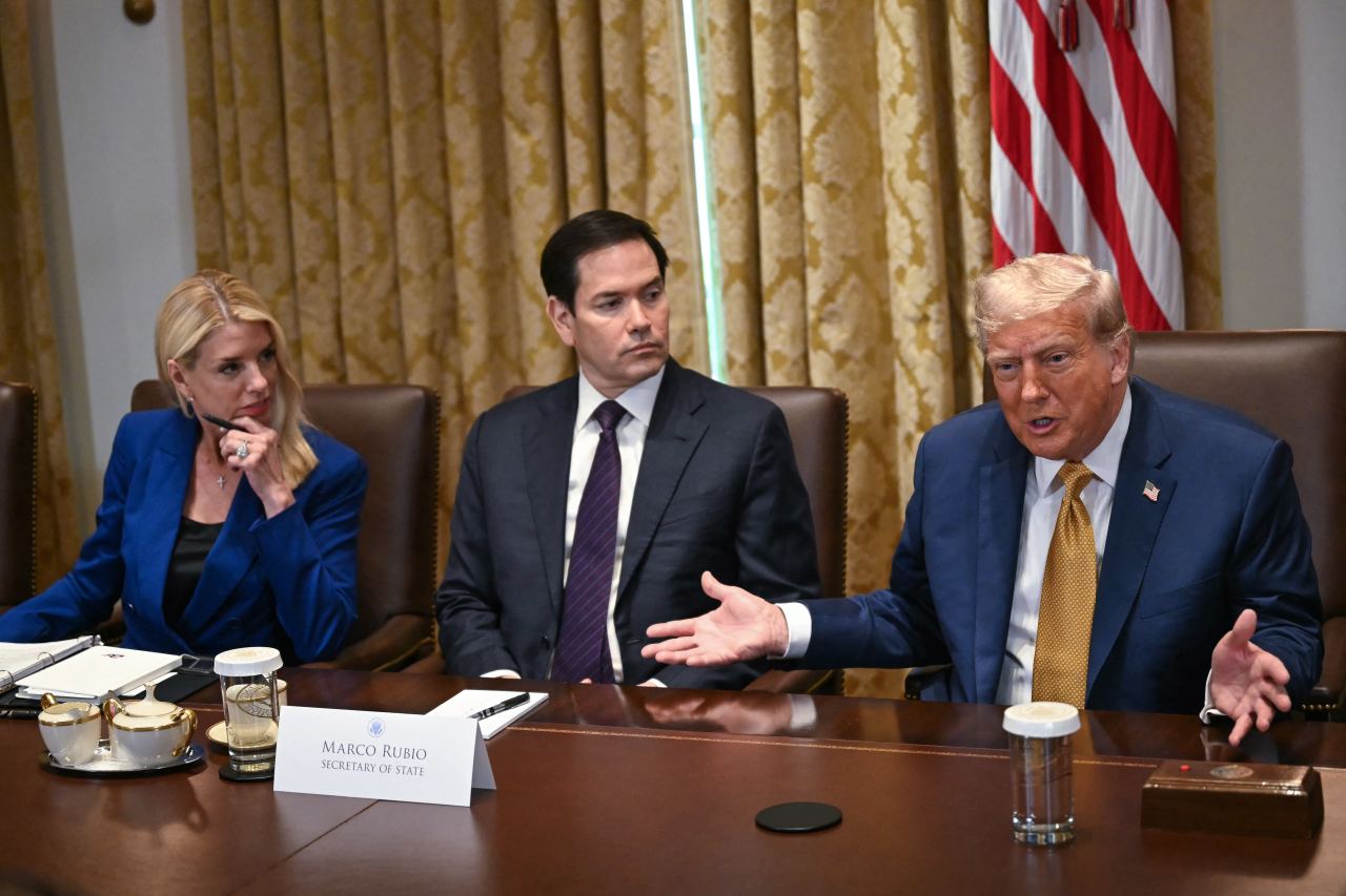 Inside the White House Struggle to Tame the Epstein Crisis Inside the White House Struggle to Tame the Epstein Crisis
