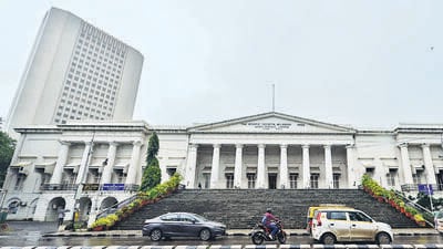 Asiatic Society at Fort (Anshuman Poyrekar/HT Photo) Asiatic Society at Fort (Anshuman Poyrekar/HT Photo)