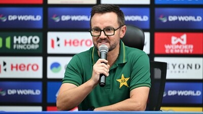 Pakistan's head coach Mike Hesson attends a press conference. (AFP)