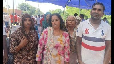 Family members of deceased Sajan of Lamochhar Kalan village protest against custodial death in Fazilka on Friday. (HT Photo) Family members of deceased Sajan of Lamochhar Kalan village protest against custodial death in Fazilka on Friday. (HT Photo)