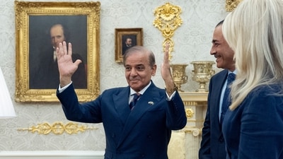 Pakistan Prime Minister Shehbaz Sharif, left, and General Asim Munir wait for their meeting with President Donald Trump, in the Oval Office at the White House, on Thursday, in Washington. (AP) Pakistan Prime Minister Shehbaz Sharif, left, and General Asim Munir wait for their meeting with President Donald Trump, in the Oval Office at the White House, on Thursday, in Washington. (AP)