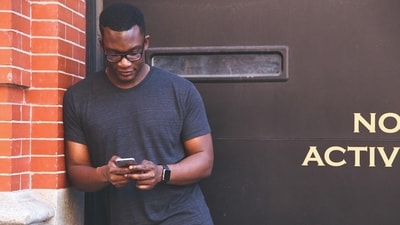 According to the nutritionist, scrolling on your phone all day can destroy your mental health. (Pixabay) According to the nutritionist, scrolling on your phone all day can destroy your mental health. (Pixabay)