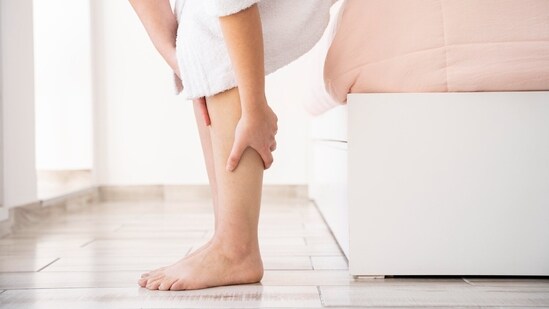 Don't disregard your leg pain! (Freepik)