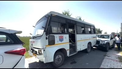 According to reports, the convoy met with an accident near Ramdas when a bus rammed into the vehicles. (HT)