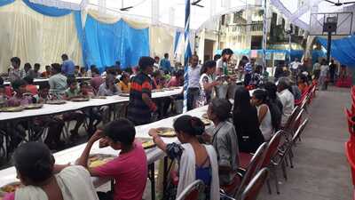 Bhog is served traditionally at Shashi Bhushan Durga Puja of Lucknow (HT FIle Photo) Bhog is served traditionally at Shashi Bhushan Durga Puja of Lucknow (HT FIle Photo)