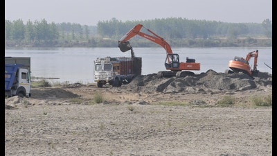 On the complaint filed by assistant district mining officer Dasuya, Talwara police have lodged an FIR under Sections 21 (1) and 21 (4) of the Mining Mineral Act against the crusher owner (HT file photo/for representation only)