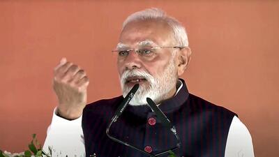 PM Modi commissioned more than 97,500 4G telecom towers built with BSNL’s ‘swadeshi’ technology. (@NarendraModi)