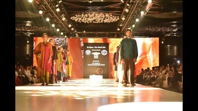 The CM Yuva Conclave logged 2,200 business enquiries and 101 B2B meetings; Khadi hit the runway as heritage and high fashion before cultural performances. (HT Photo) The CM Yuva Conclave logged 2,200 business enquiries and 101 B2B meetings; Khadi hit the runway as heritage and high fashion before cultural performances. (HT Photo)