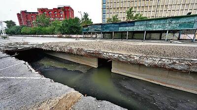 The Sunehri Pullah drain near JLN Stadium DTC bus depot in New Delhi. (Arvind Yadav/ HT Photo) The Sunehri Pullah drain near JLN Stadium DTC bus depot in New Delhi. (Arvind Yadav/ HT Photo)