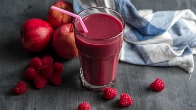 According to the endocrinologist, juices strip the fruit of essential fibre. (Unsplash) According to the endocrinologist, juices strip the fruit of essential fibre. (Unsplash)