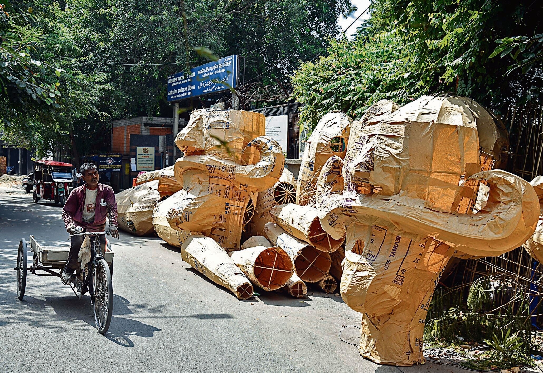 Under process Effigies of Ravana at Shivaji Marg, Tagore Garden (Anura Mehra/ HT) Under process Effigies of Ravana at Shivaji Marg, Tagore Garden (Anura Mehra/ HT)