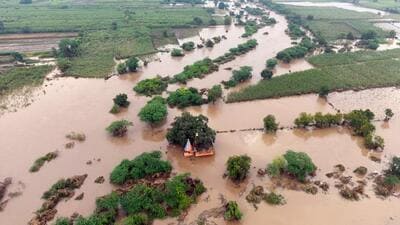 An aerial view of flood-affected regions in Marathwada region of Maharashtra. (Raju Shinde/HT Photo) An aerial view of flood-affected regions in Marathwada region of Maharashtra. (Raju Shinde/HT Photo)