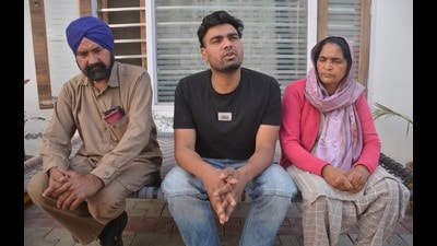 Having lost ₹35 lakh to his broken US dream, Mandeep Singh, 29, from Chohla Sahib, Tarn Taran, is now looking to land a job in Dubai to help his parents recover from debt. (Sameer Sehgal/HT) Having lost ₹35 lakh to his broken US dream, Mandeep Singh, 29, from Chohla Sahib, Tarn Taran, is now looking to land a job in Dubai to help his parents recover from debt. (Sameer Sehgal/HT)