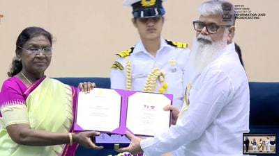 President Droupadi Murmu presenting the national award to Vijay Kumar Arora (HT Photo) President Droupadi Murmu presenting the national award to Vijay Kumar Arora (HT Photo)