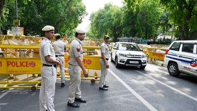 Accused Abdul Karim fled after the shooting in Moonga Nagar. Police teams are tracing him; firearm type will be confirmed only after recovery. (Hindustan Times/Representational Image) Accused Abdul Karim fled after the shooting in Moonga Nagar. Police teams are tracing him; firearm type will be confirmed only after recovery. (Hindustan Times/Representational Image)