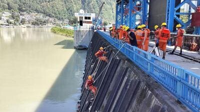 The body was recovered from Joshiyara barrage on Sunday morning. (HT Photo) The body was recovered from Joshiyara barrage on Sunday morning. (HT Photo)