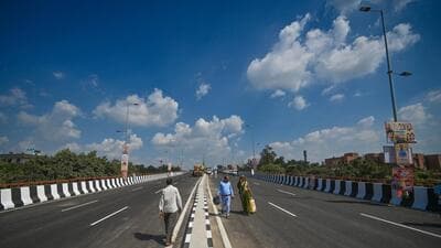 The six-lane 1.4-kilometre single-pillar flyover forms a key component of the plan to make the Wazirabad Road, also known as Mangal Pandey Road, totally signal-free, from Signature Bridge to the Uttar Pradesh border. (Sanchit Khanna/HT Photo) The six-lane 1.4-kilometre single-pillar flyover forms a key component of the plan to make the Wazirabad Road, also known as Mangal Pandey Road, totally signal-free, from Signature Bridge to the Uttar Pradesh border. (Sanchit Khanna/HT Photo)